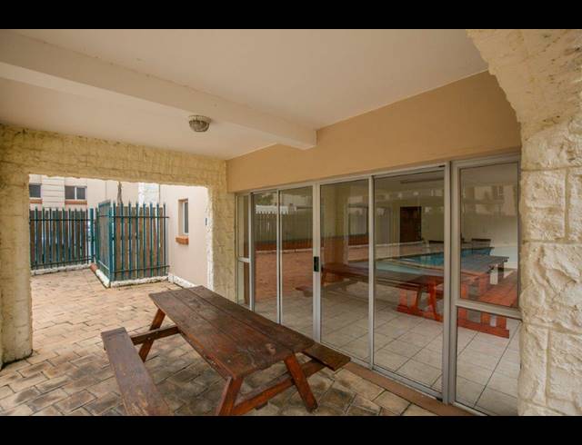 2 BEDROOM APARTMENT FOR SALE IN SUNNINGHILL
